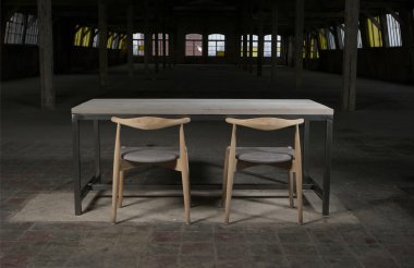 çatı katı iç modern ahşap masa