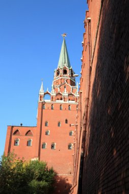 Gökyüzü arka planında Kremlin kulesi