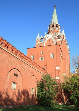 Gökyüzü arka planında Kremlin kulesi