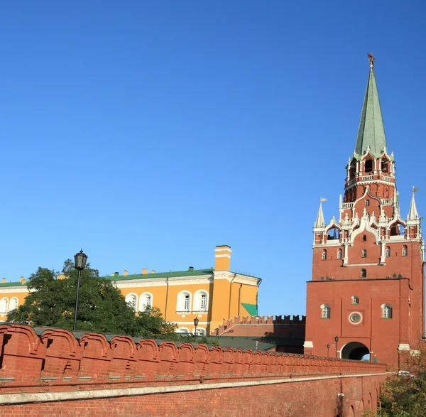 Torre del Kremlin en el fondo del cielo — Foto de Stock