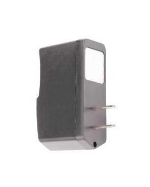 Amerikalı adaptör beyaza izole edildi