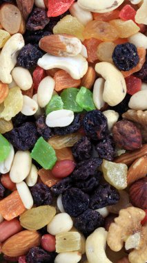 Kuru, güneşli yaz gününde kurutulmuş meyve seti.