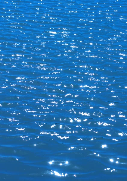 Brilho Água Lagoa Parque Cidade Dia Ensolarado Seco Verão — Fotografia de Stock