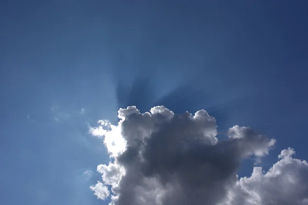 Molnet på himlen på dagen — Stockfoto