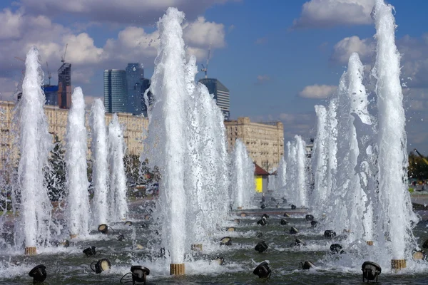 Fontana sulla strada — Foto Stock