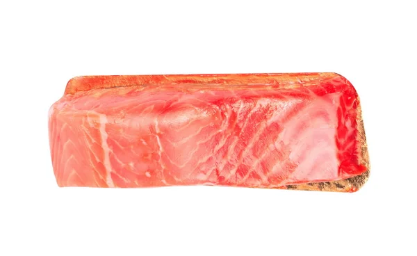 Шматок червоного рибного філе ізольовано на білому — стокове фото