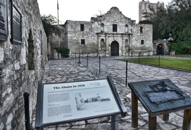 alamo içinde san antonio.