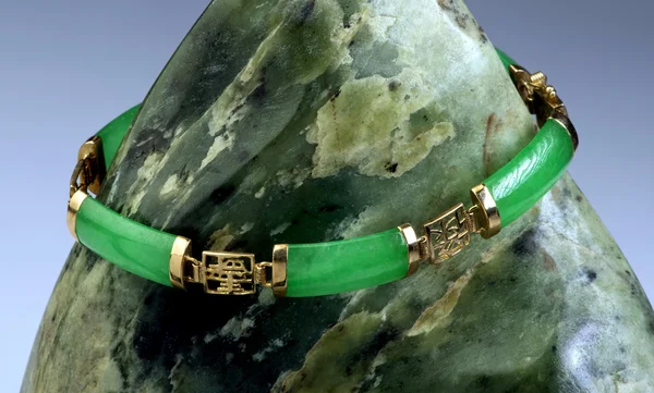 Green Jade Bangle. — Stock Photo, Image