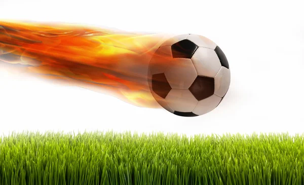 Balle de football en feu. — Photo