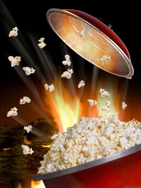 Popcorn vliegen hoog. — Stockfoto