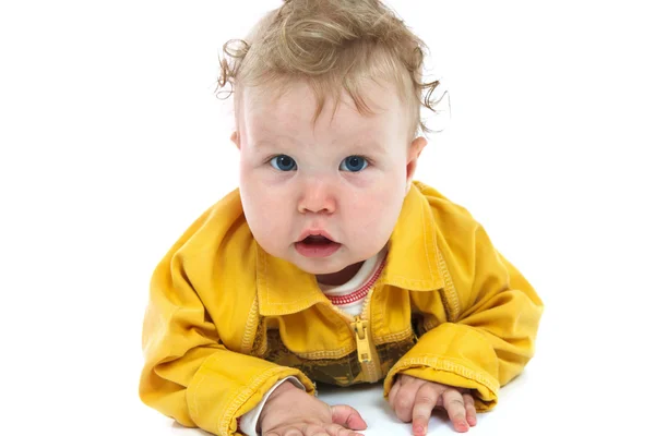 Bébé en chemise jaune — Photo