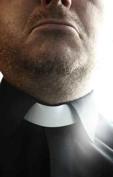 Trauriger Priester Der Soutane — Stockfoto