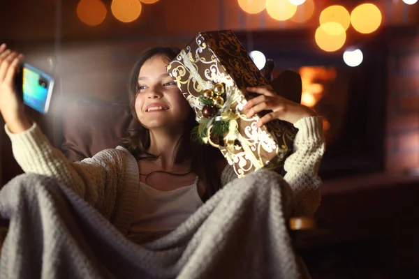 Young Girl Takes Picture Herself Phone Christmas Present — Stock Photo, Image