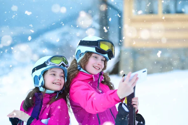 Young Girls Taking Selfie Ski Slope Winter — Stock Photo, Image