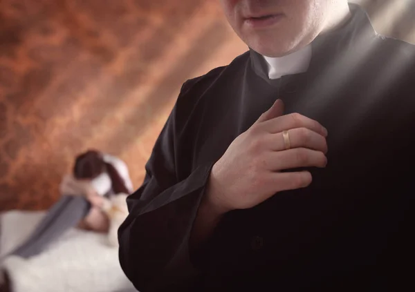 Sacerdote Menor Edad Parroquia —  Fotos de Stock