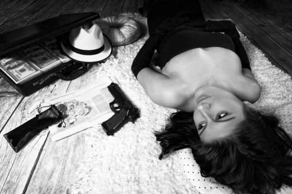 Crime Novel - a dangerous woman bandit — Stock Photo, Image