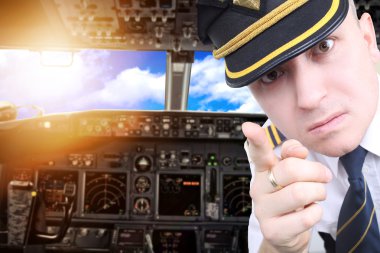 Öfkeli pilot dayanılmaz yolcu dikkat çekiyor