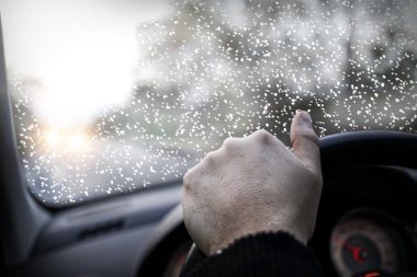 Kış günü de yol kötü görüş