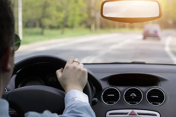 Condução de um carro — Fotografia de Stock