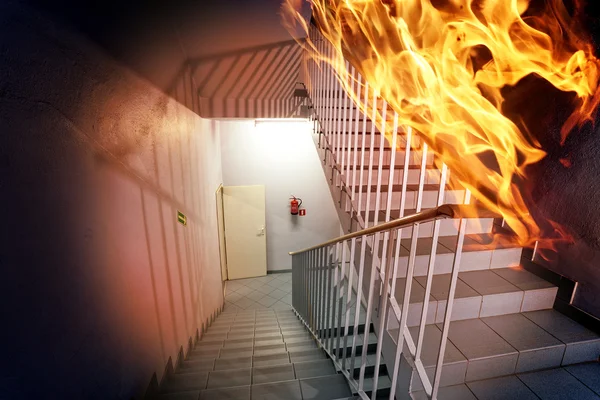 Fire in the building — Stock Photo, Image