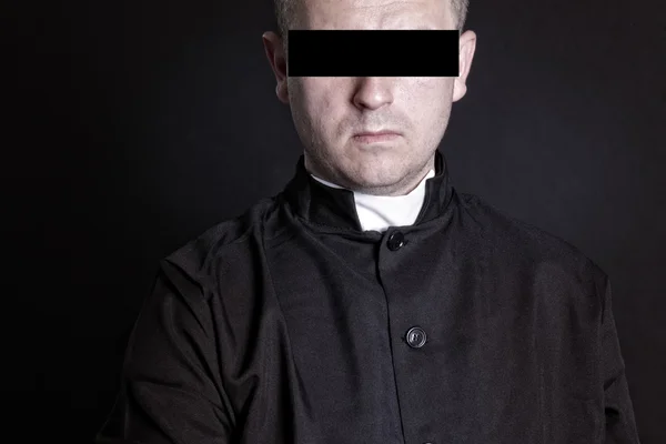 Priest suspect blindfolded — Stock Photo, Image