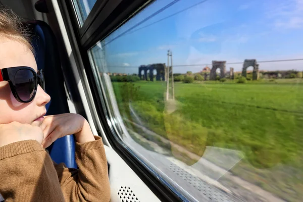 乘火车通过意大利旅行 — 图库照片
