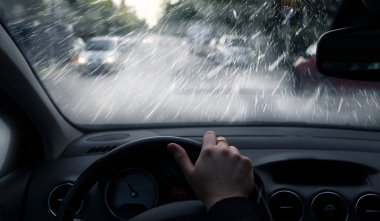 Şehirdeki kötü hava koşulları - kar fırtınası