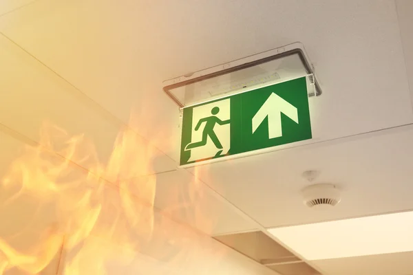 Fire in the building — Stock Photo, Image