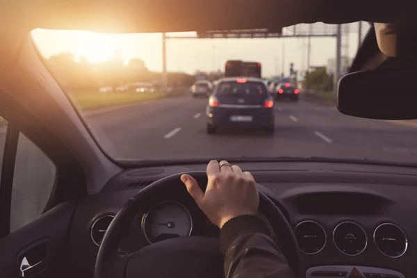 Mit dem Auto nach Hause — Stockfoto