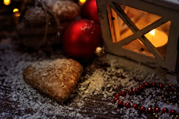 Varázslatos karácsony pillanatok - gyertya a lámpa — Stock Fotó