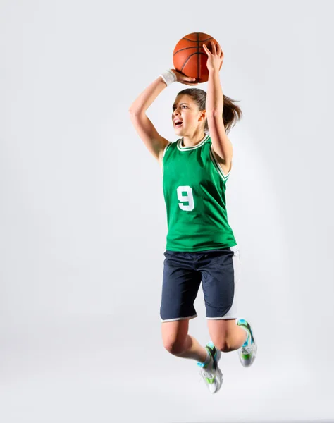 Jovem jogador de basquete menina — Fotografia de Stock