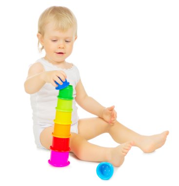 Küçük çocuk oyuncağı ile...