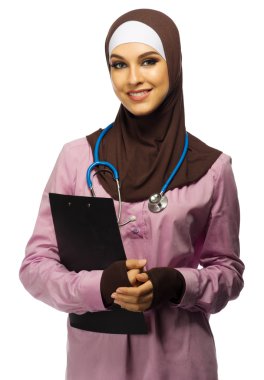 Genç Müslüman kadın tıp doktoru