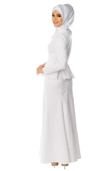 Muzułmańska kobieta na białym tle — Zdjęcie stockowe
