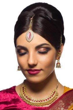 Hintli genç kadın izole