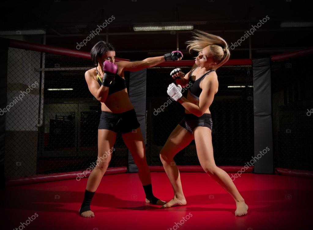 Dos mujeres luchadoras fotografía de stock © rbvrbv 119674706