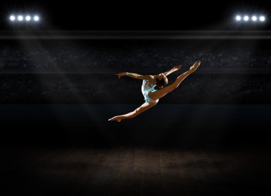 Nişanlı kız sanat jimnastik