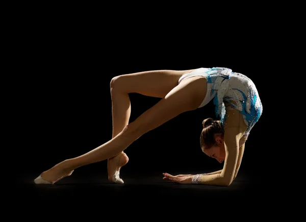 Menina engajada arte ginástica — Fotografia de Stock