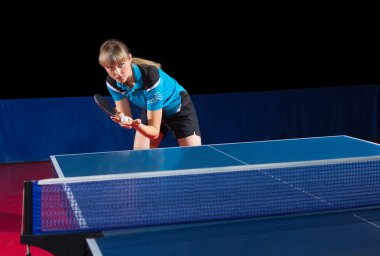 Genç kız masa tenis oyuncusu