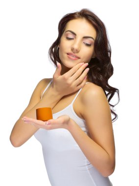 Krema ile genç sağlıklı kız