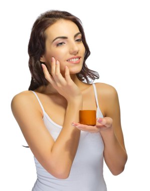 vücut kremi sağlıklı genç kızla