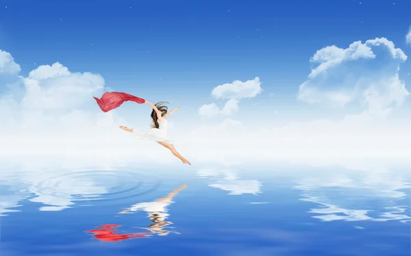 Tanzendes Mädchen über der Wasseroberfläche — Stockfoto