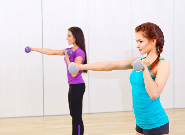 Girls in fitness club — Stock Photo, Image