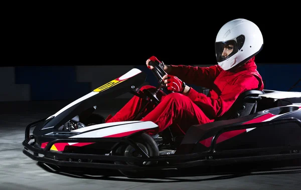 Jong meisje karting racer — Stockfoto