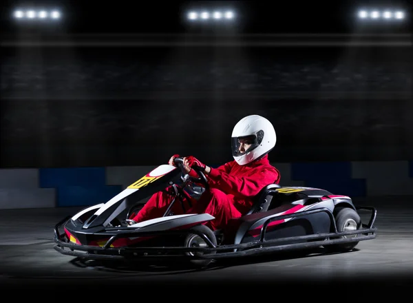 Ung flicka karting racer — Stockfoto