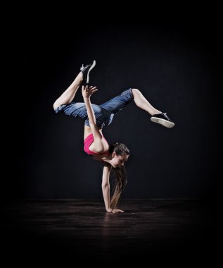 Modern dansçı (dark sürümü)
