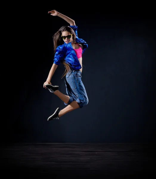 Девушка современный танцор (нормальная версия ) — стоковое фото