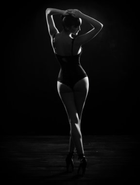 Kız düşük anahtar portresi