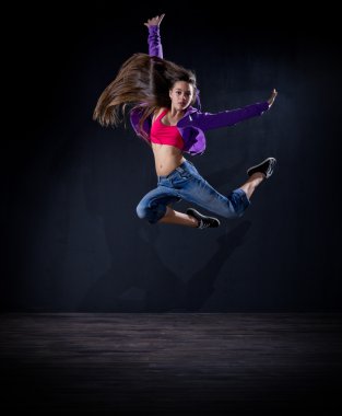 Genç kız modern dansçı (normal ver)