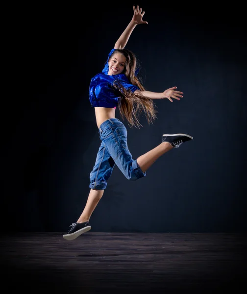 Giovane ragazza ballerina moderna (ver normale ) — Foto Stock